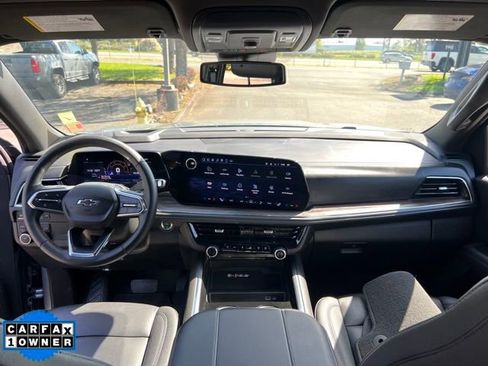 Used 2025 Chevrolet Suburban Z71 AWD/4WD image 12