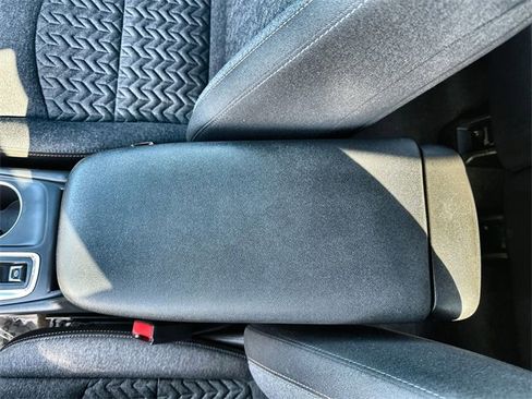 Used 2024 Chevrolet Equinox LT image 24