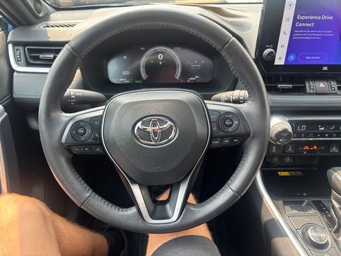Used 2025 Toyota RAV4 XSE w/ Advanced Technology Package AWD/4WD image 5