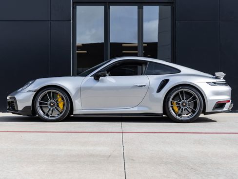 Used 2022 Porsche 911 Turbo S image 2