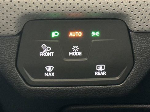 Used 2025 Volkswagen Atlas Peak Edition SE image 37