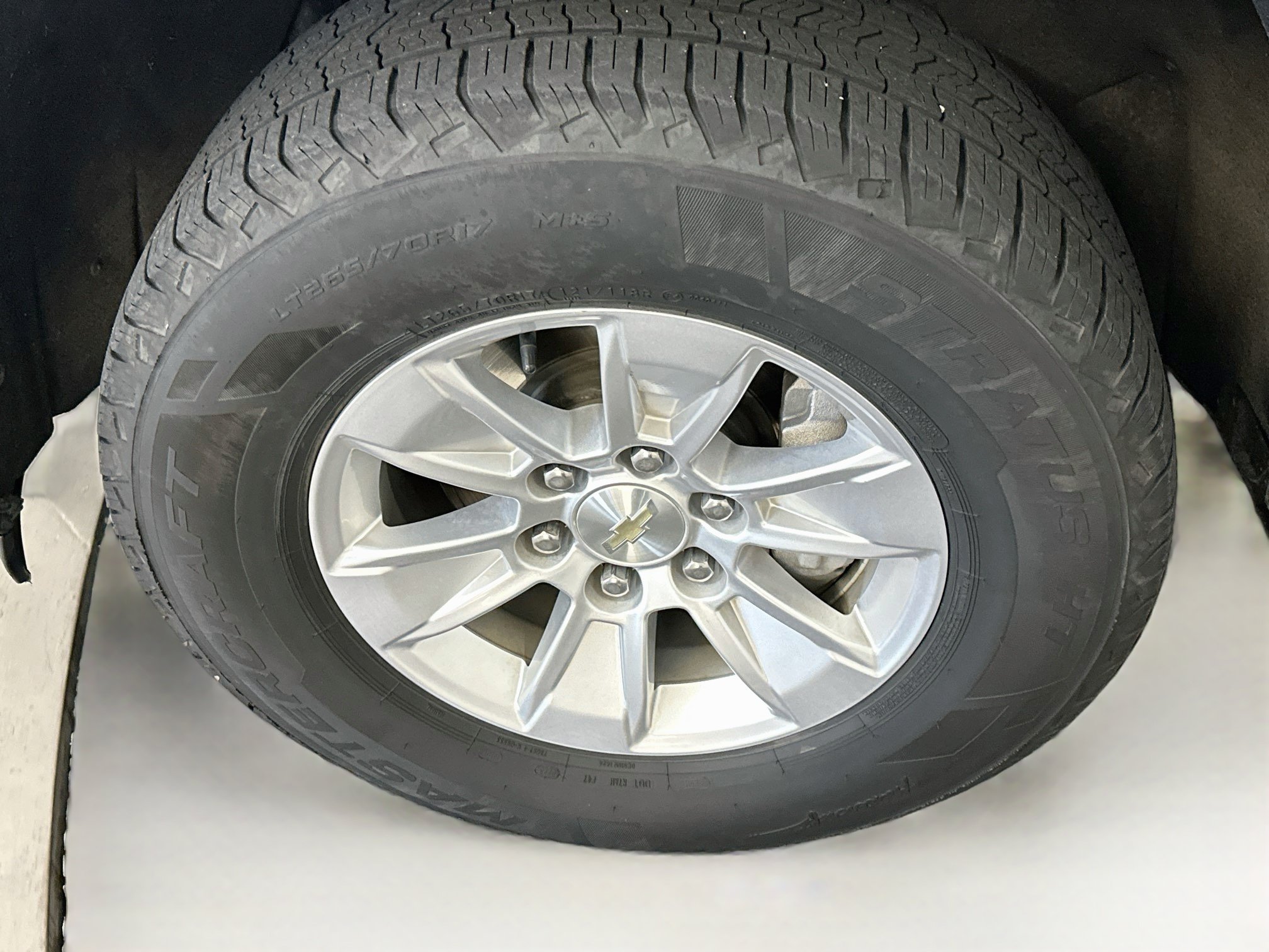 Used 2020 Chevrolet Silverado 1500 LT AWD/4WD image 35