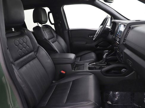 Used 2022 Nissan Frontier PRO-4X w/ Pro-4X Premium Package image 12