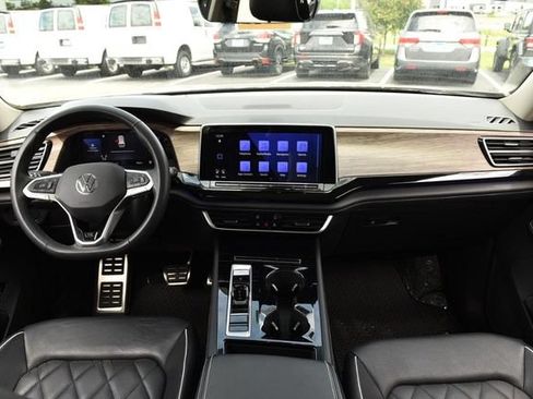 Certified 2025 Volkswagen Atlas SEL Premium R-Line AWD/4WD image 7