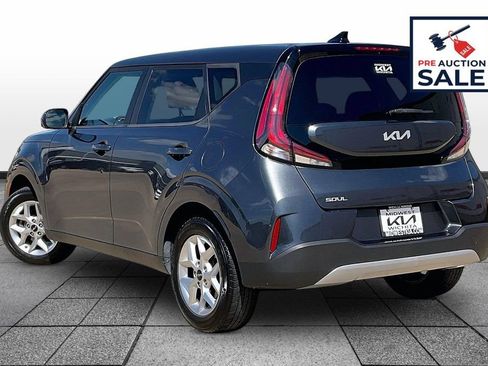 Used 2024 Kia Soul LX w/ Option Group 015 FWD image 11