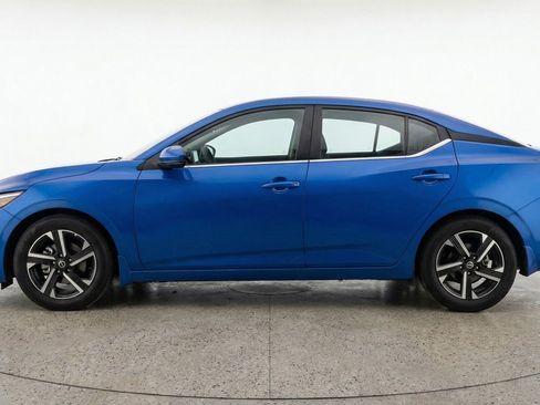 Used 2025 Nissan Sentra SV image 5