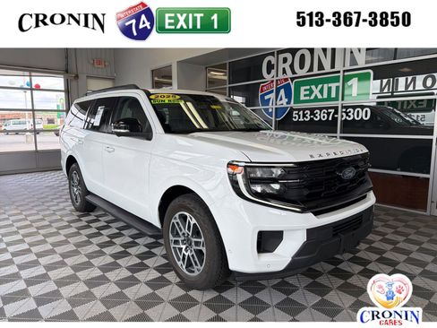 Used 2025 Ford Expedition Active image 1