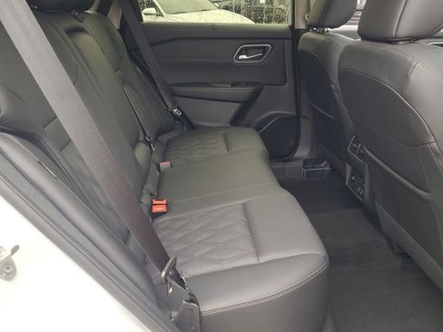 Used 2025 Nissan Rogue Platinum w/ Platinum Premium Package image 19