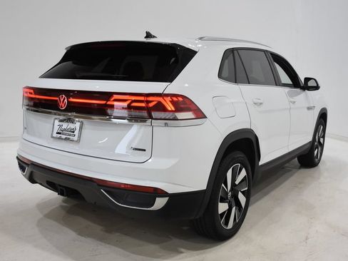Used 2025 Volkswagen Atlas Cross Sport SE AWD/4WD image 4