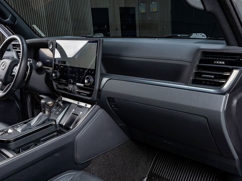 Used 2025 Lexus GX 550 image 18