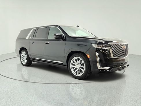 Used 2023 Cadillac Escalade ESV Premium Luxury w/ LPO, Radiant Package AWD/4WD image 3