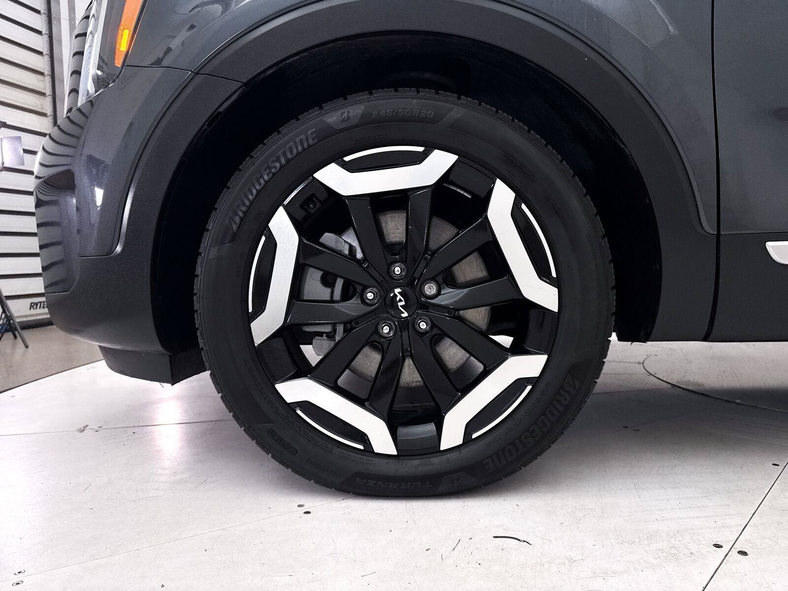 Used 2023 Kia Telluride EX AWD/4WD image 17