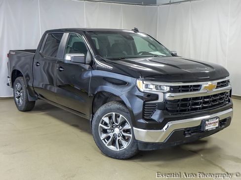 Used 2024 Chevrolet Silverado 1500 LT AWD/4WD image 2