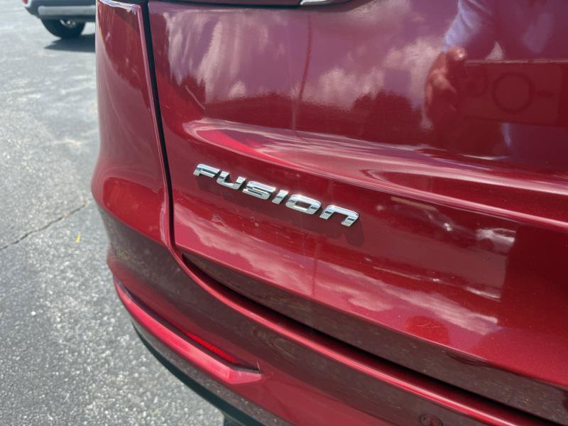 Used 2019 Ford Fusion SE FWD image 6