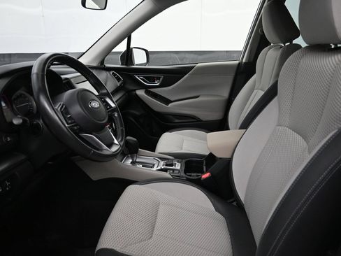 Used 2021 Subaru Forester Premium AWD/4WD image 10