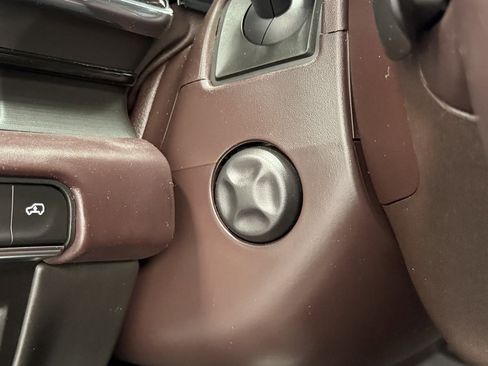 Used 2022 Cadillac Escalade Premium Luxury Platinum image 25