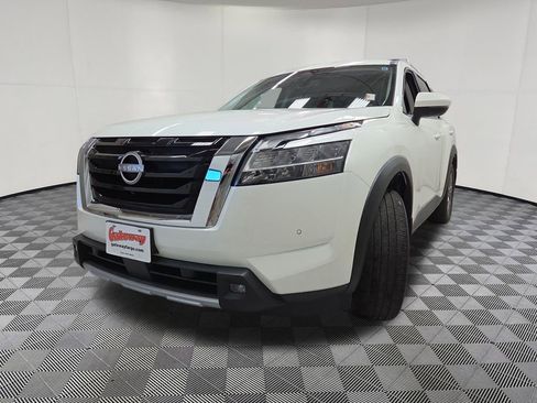 Used 2024 Nissan Pathfinder SL w/ SL Premium Package AWD/4WD image 7