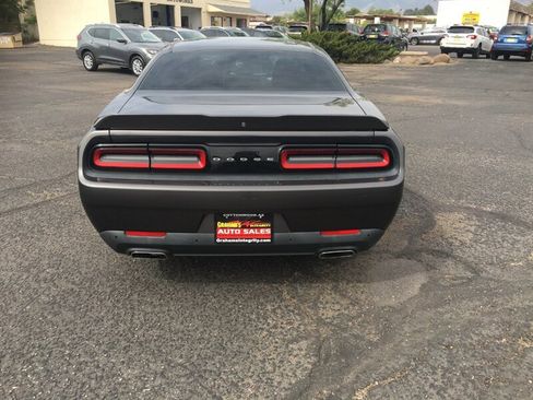 Used 2016 Dodge Challenger SXT w/ Driver Convenience Group RWD image 4