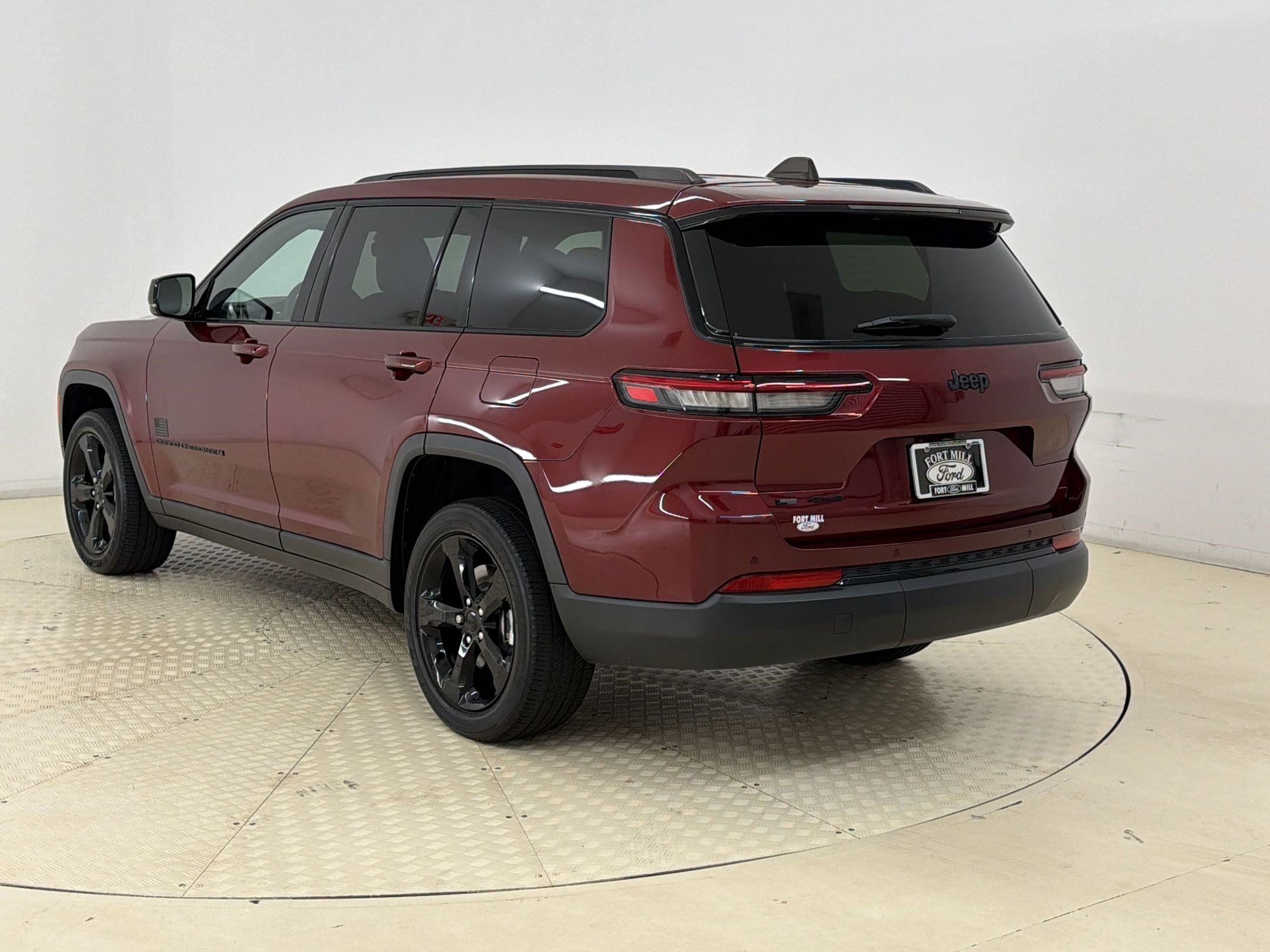 Used 2023 Jeep Grand Cherokee L Laredo AWD/4WD image 3