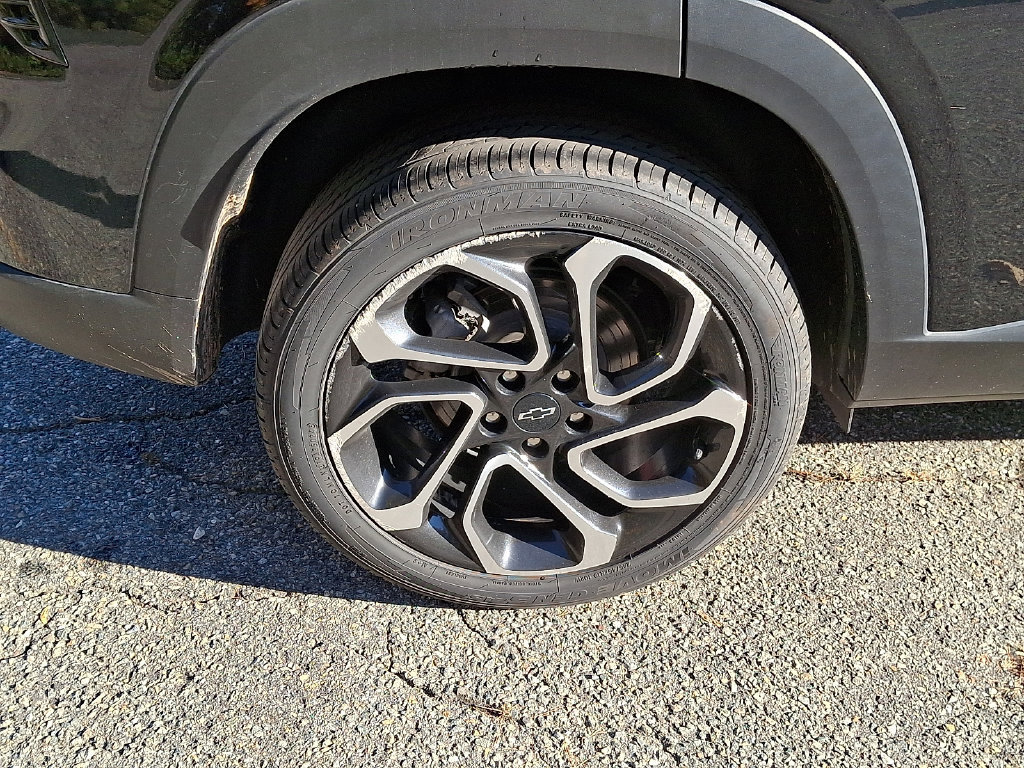 Used 2024 Chevrolet Trax RS w/ Sunroof Package FWD image 10