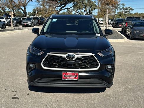 Certified 2024 Toyota Highlander XLE image 10