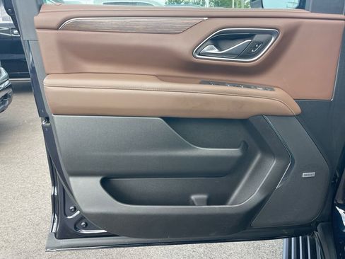 Used 2023 Chevrolet Suburban High Country w/ Premium Package 2 image 28