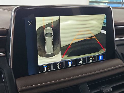 Used 2024 Chevrolet Suburban High Country w/ Max Trailering Package image 21