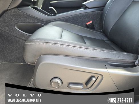 Certified 2025 Volvo XC40 B5 Core image 23