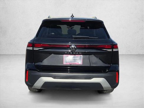 Used 2025 Volkswagen Tiguan S image 7