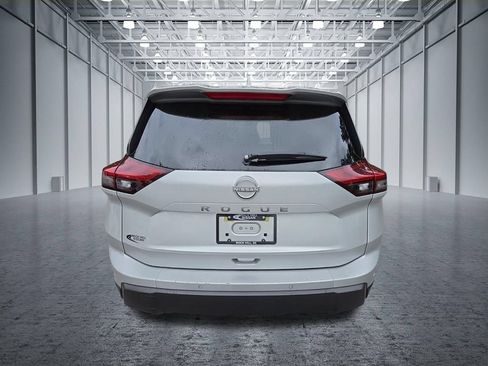 Certified 2025 Nissan Rogue SV FWD image 7