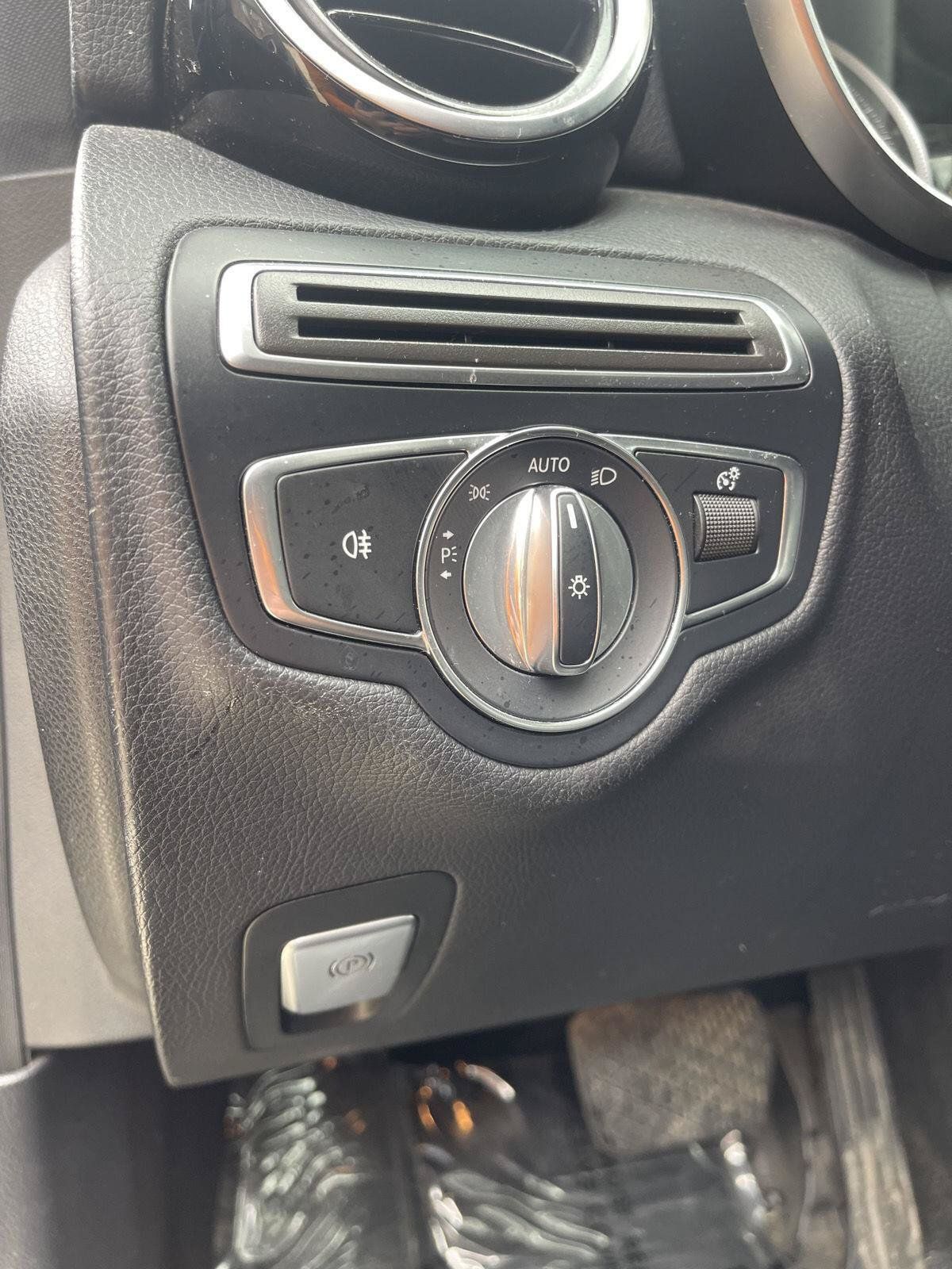 Used 2018 Mercedes-Benz C 300 Sedan image 18