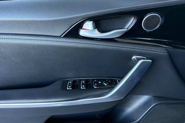 Used 2020 Kia Stinger GT-Line RWD image 11