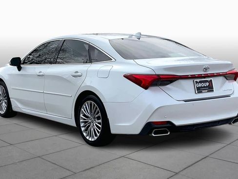 Used 2020 Toyota Avalon Limited image 11