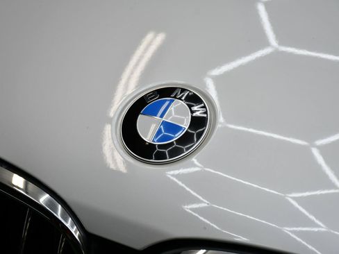 Used 2016 BMW 750i RWD image 2
