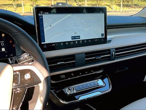 New 2026 Lincoln Corsair Premiere image 7