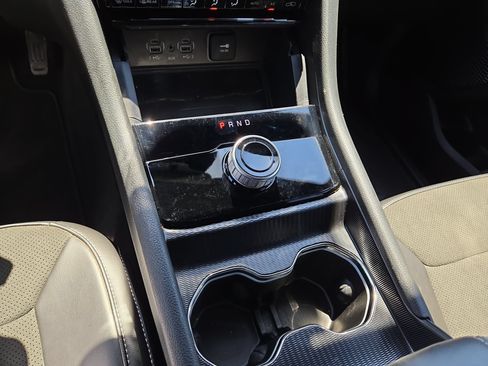 Used 2025 Jeep Grand Cherokee L Altitude AWD/4WD image 22