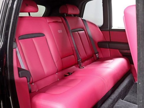 Used 2023 Rolls-Royce Cullinan Black Badge w/ Driver's Package image 38