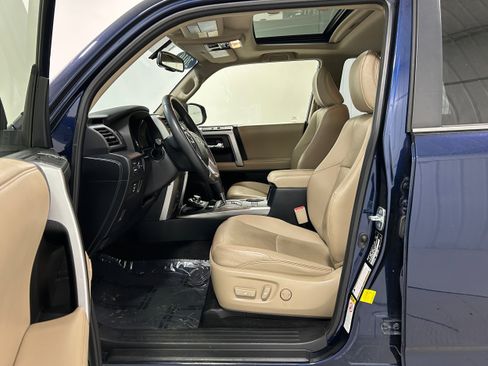 Used 2019 Toyota 4Runner Limited AWD/4WD image 4