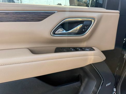 Used 2023 Chevrolet Tahoe Premier RWD image 5