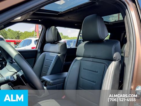 Used 2024 Hyundai Santa Fe Calligraphy AWD/4WD image 11