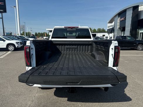 New 2026 GMC Sierra 2500 AT4 w/ AT4 Preferred Package AWD/4WD image 11