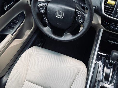 Used 2017 Honda Accord LX image 4