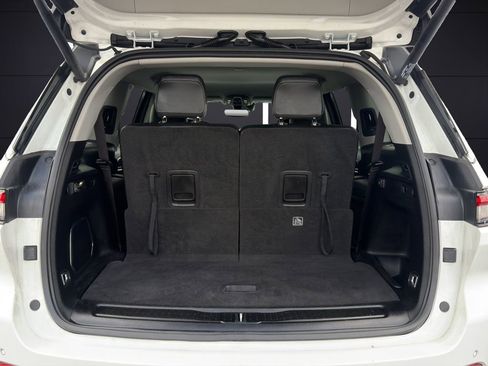 Used 2022 Jeep Grand Cherokee L Limited image 22