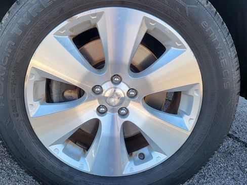 Used 2010 Subaru Outback 3.6R Limited image 13