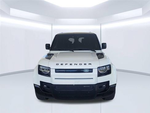 Used 2023 Land Rover Defender 130 X-Dynamic SE AWD/4WD image 2