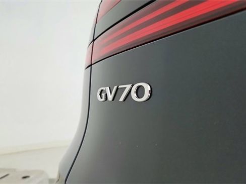 Used 2026 Genesis GV70 2.5T Select image 16