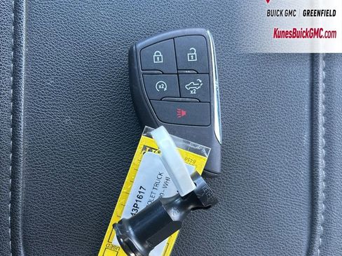 Used 2025 Chevrolet Silverado 1500 LT w/ Leather Package image 40