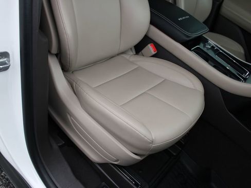 Used 2022 Lincoln Aviator AWD w/ Elements Package image 25