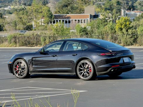 Used 2018 Porsche Panamera Turbo image 12