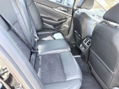 Used 2018 Nissan Maxima SR image 18